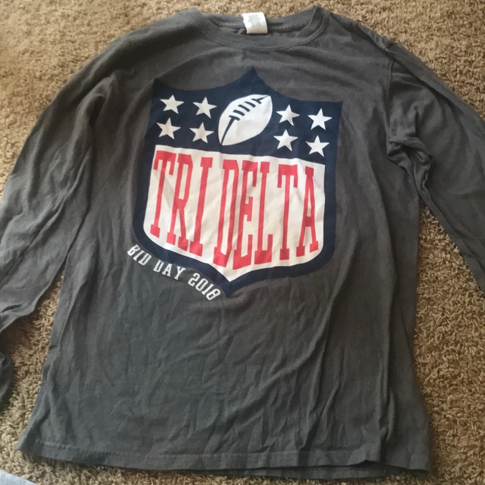 Long sleeve Tri delta tee